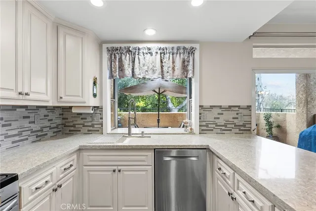 $3,600 | 24013 Arroyo Park Drive, Unit 42, Valencia, CA 91355