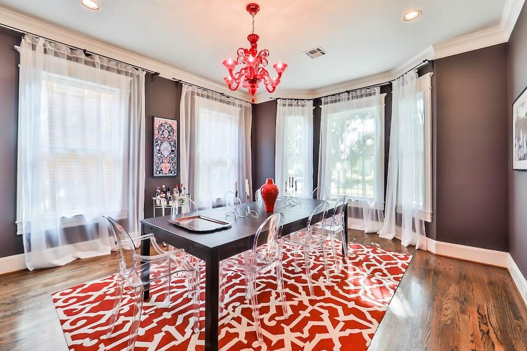 1436 Harvard Street Houston, TX 77008 - Photo 11 of 18 a living room with furniture and a large window
