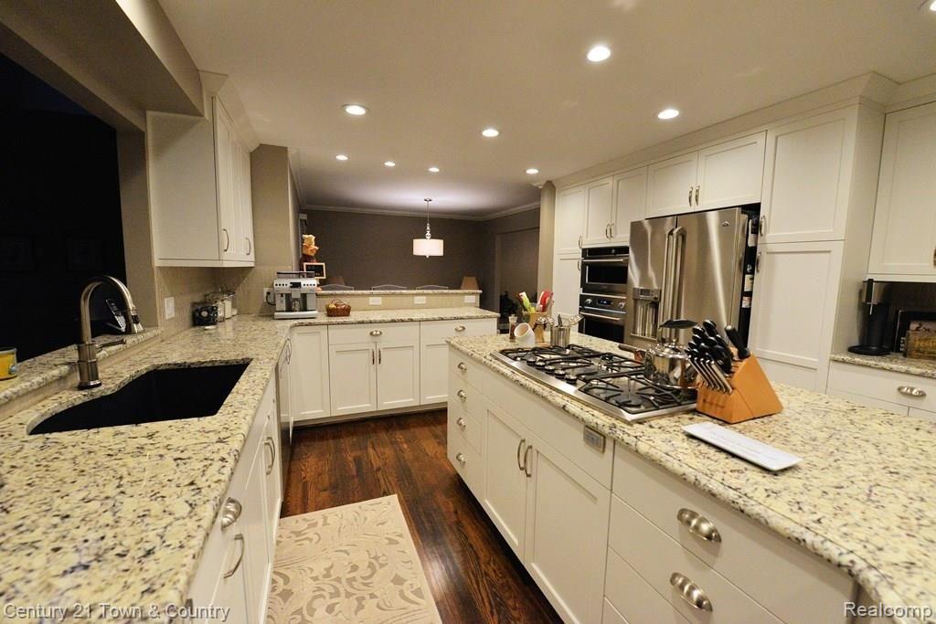 372 Shellbourne Drive Rochester Hills, MI 48309 - Photo 5 of 45
