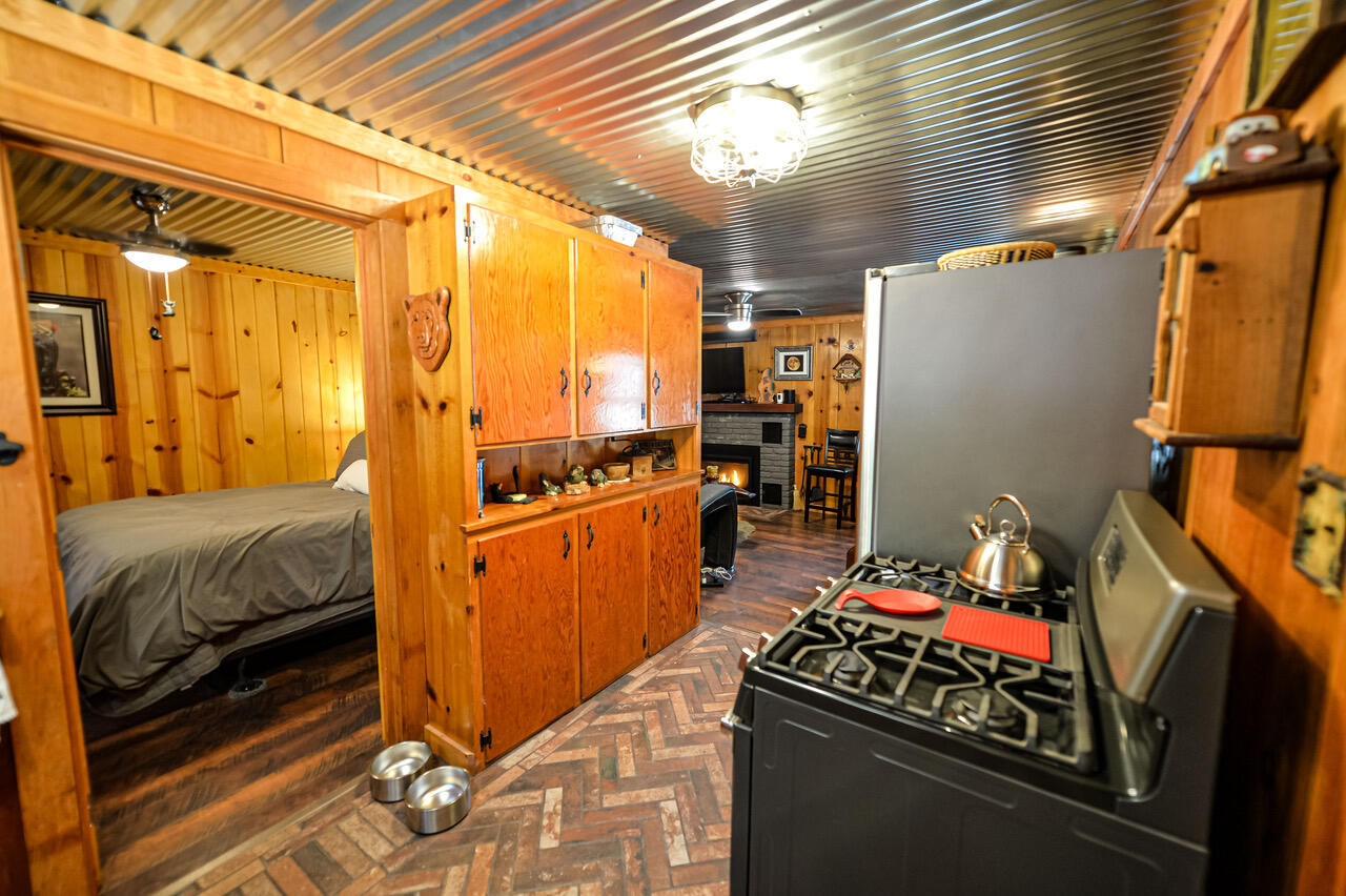 620 Loop Drive Camp Nelson, CA 93265 - Photo 14 of 44 Kitchen from entry
