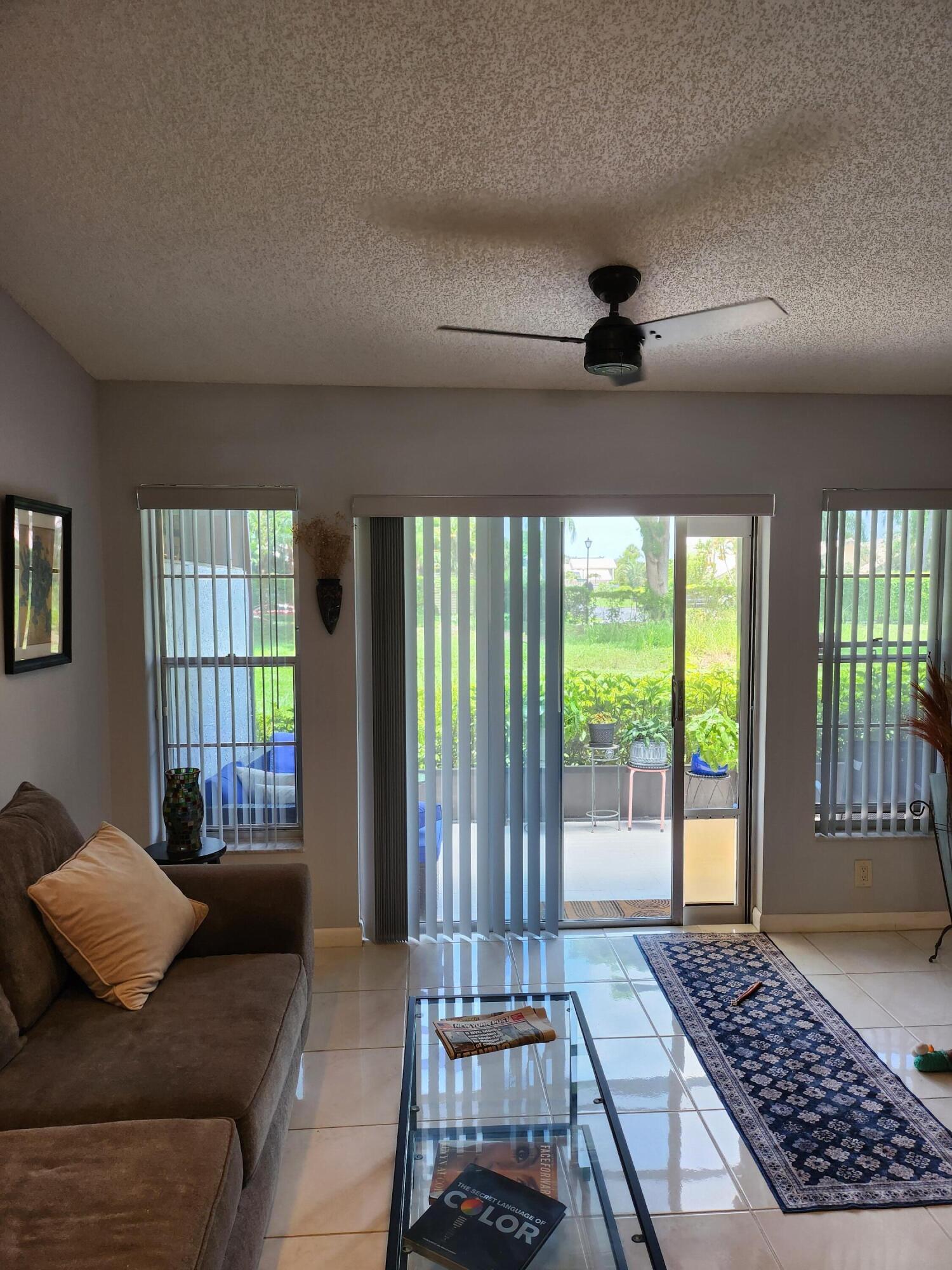 8951 Sunnywood Place Boca Raton, FL 33496 - Photo 18 of 47 8951 SUNNYWOOD PL Boca living room4