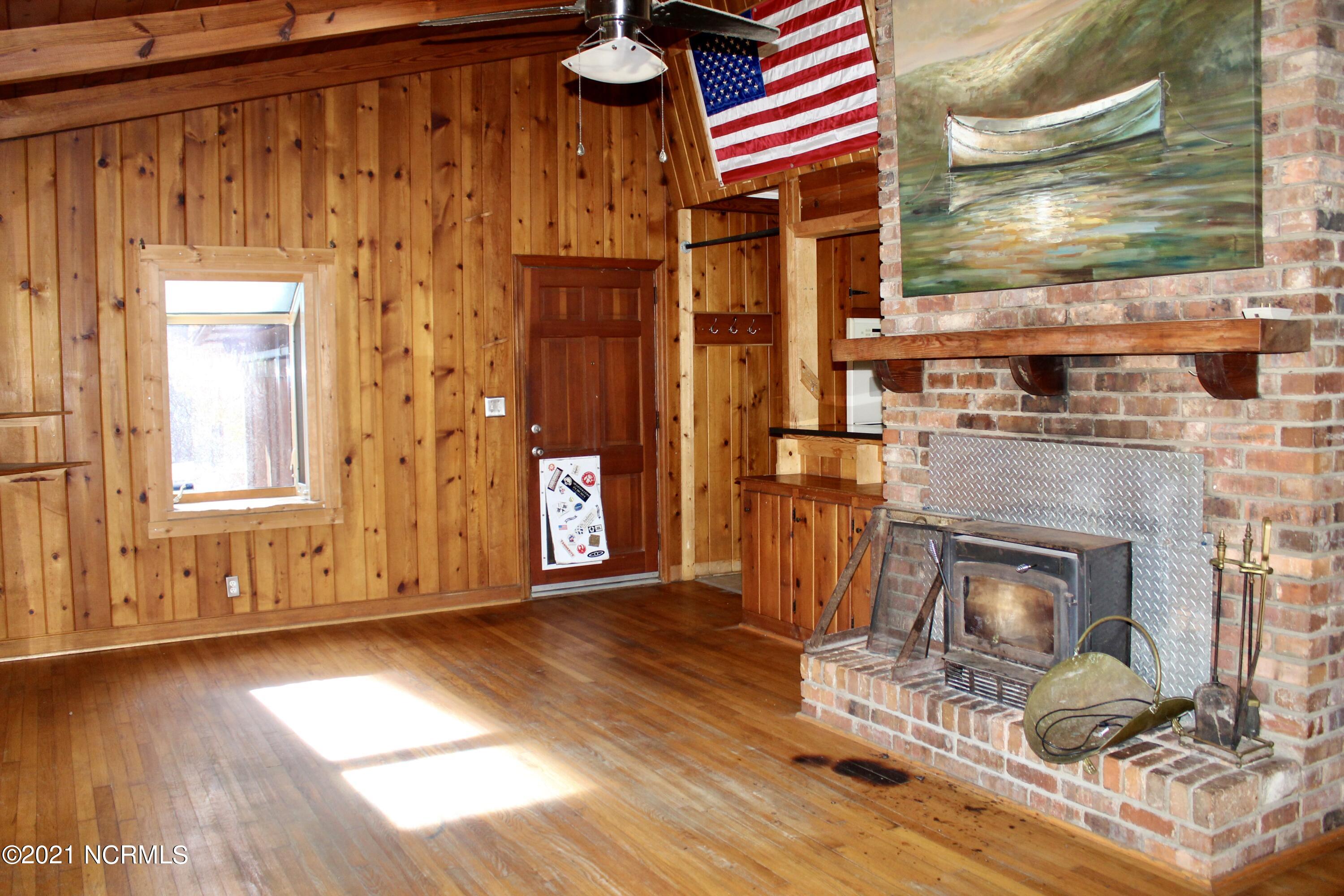167 McGirt Road Hamlet, NC 28345 - Photo 3 of 27 living room