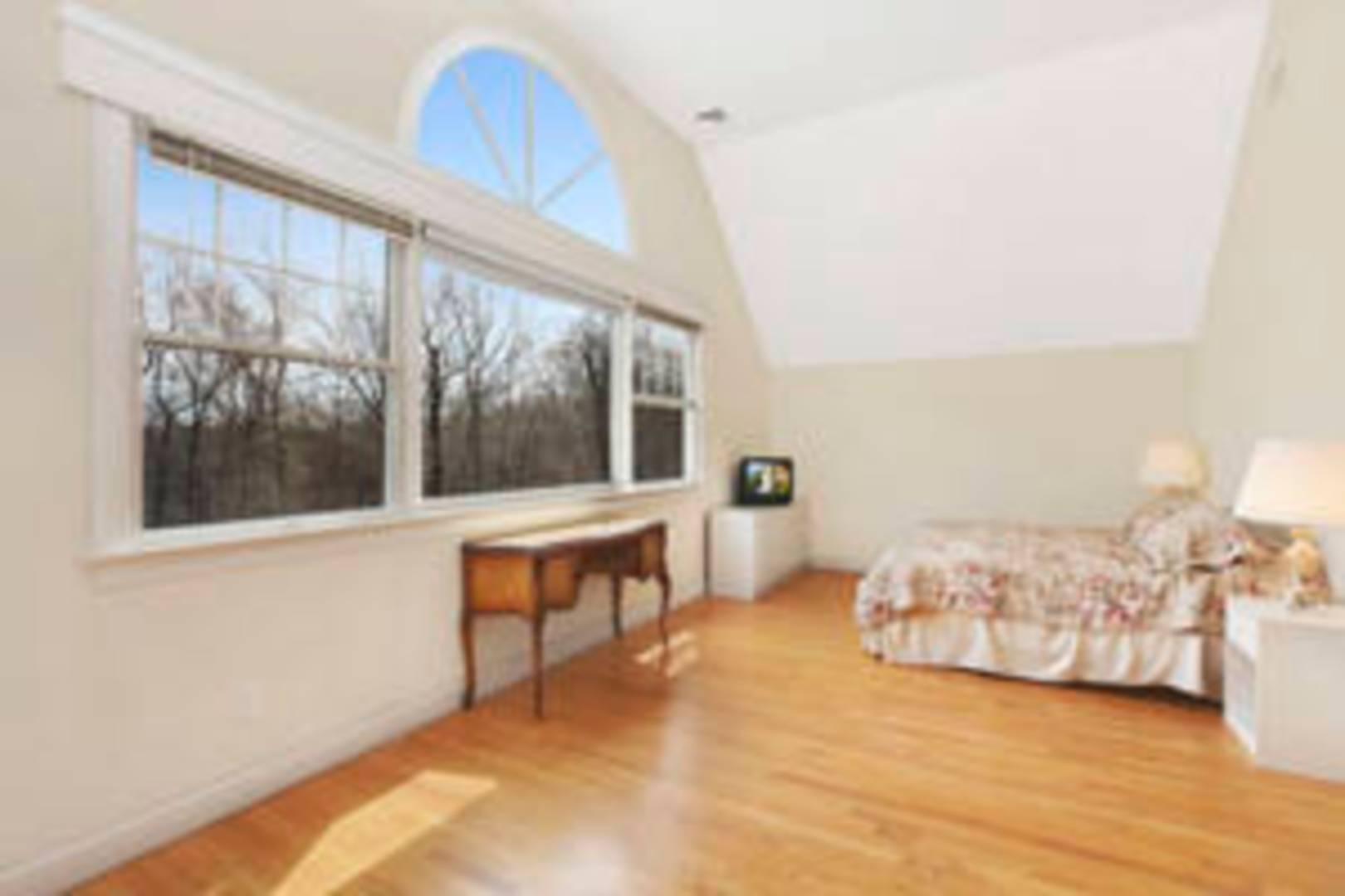 876 Millstone Road Water Mill, NY 11976 - Photo 3 of 6 Gallery Image 3