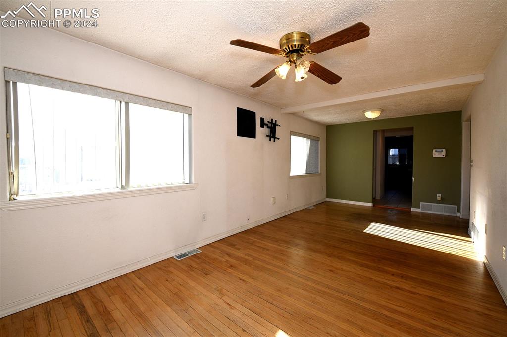 806 Prairie Road Colorado Springs, CO 80909 - Photo 2 of 21