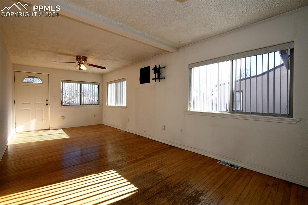 806 Prairie Road Colorado Springs, CO 80909 - Photo 3 of 21