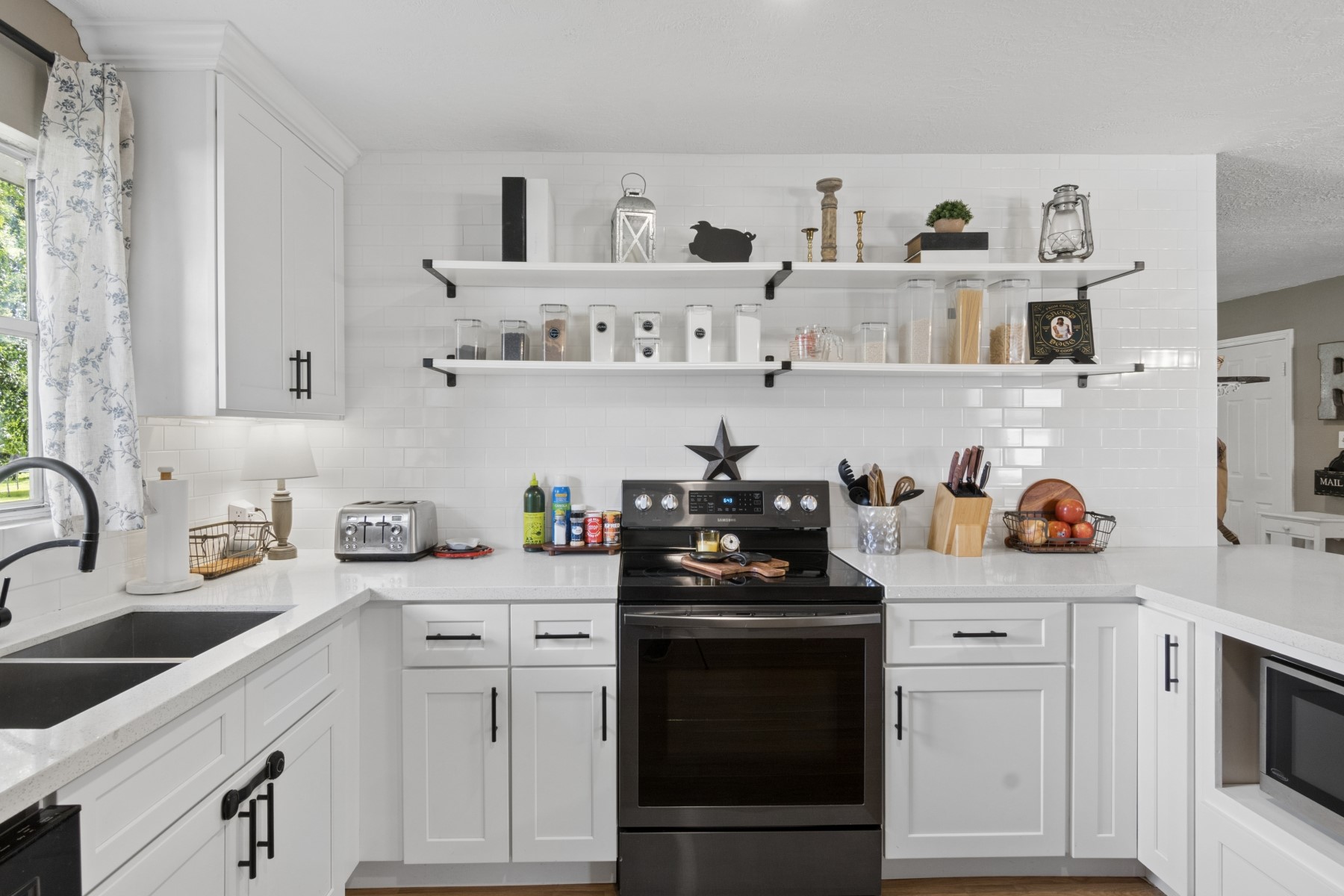 8205 Arrowhead Lane Houston, TX 77075 - Photo 10 of 17 newer appliances with lots of life yet.