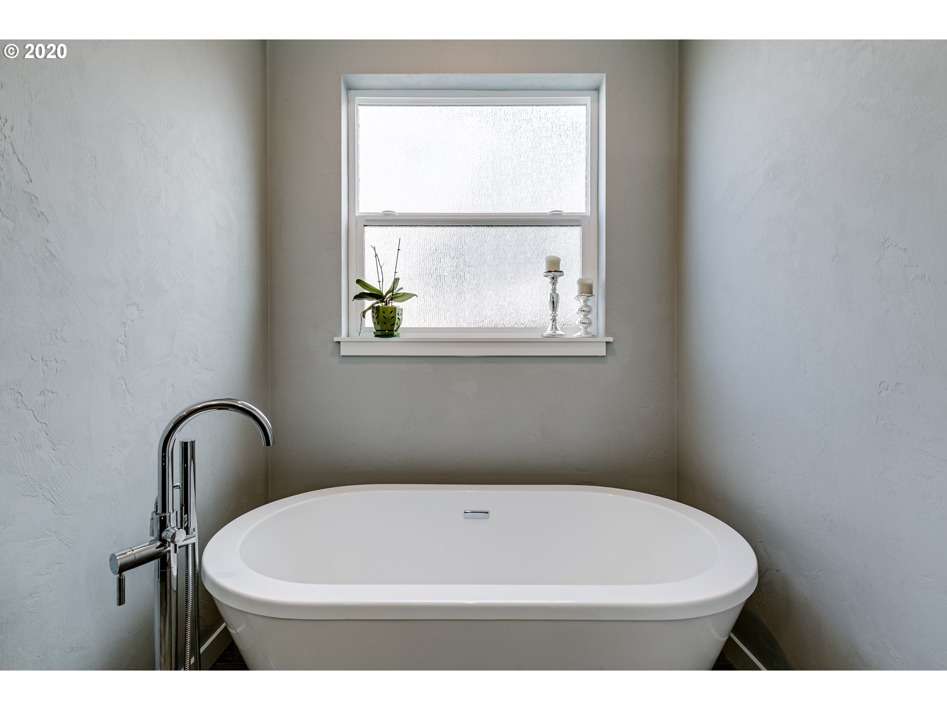 3655 Snowberry Road Eugene, OR 97403 - Photo 17 of 32 Bathroom, Attached