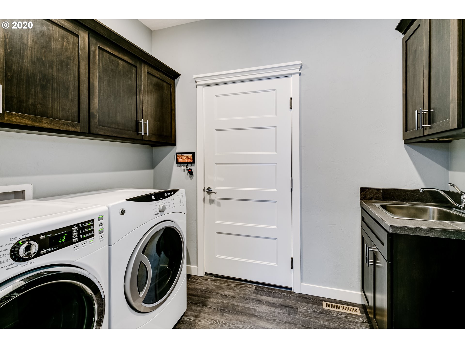 3655 Snowberry Road Eugene, OR 97403 - Photo 18 of 32 Laundry