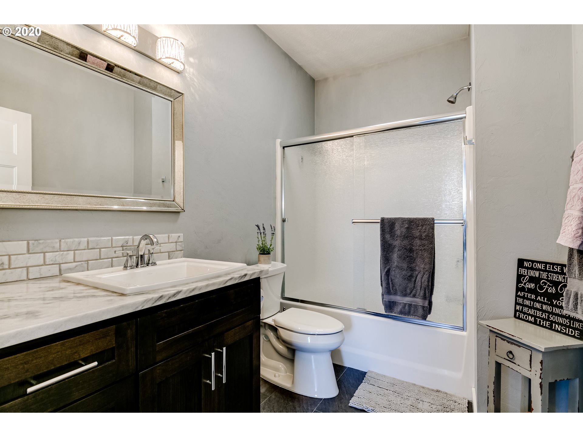 3655 Snowberry Road Eugene, OR 97403 - Photo 21 of 32 Bathroom