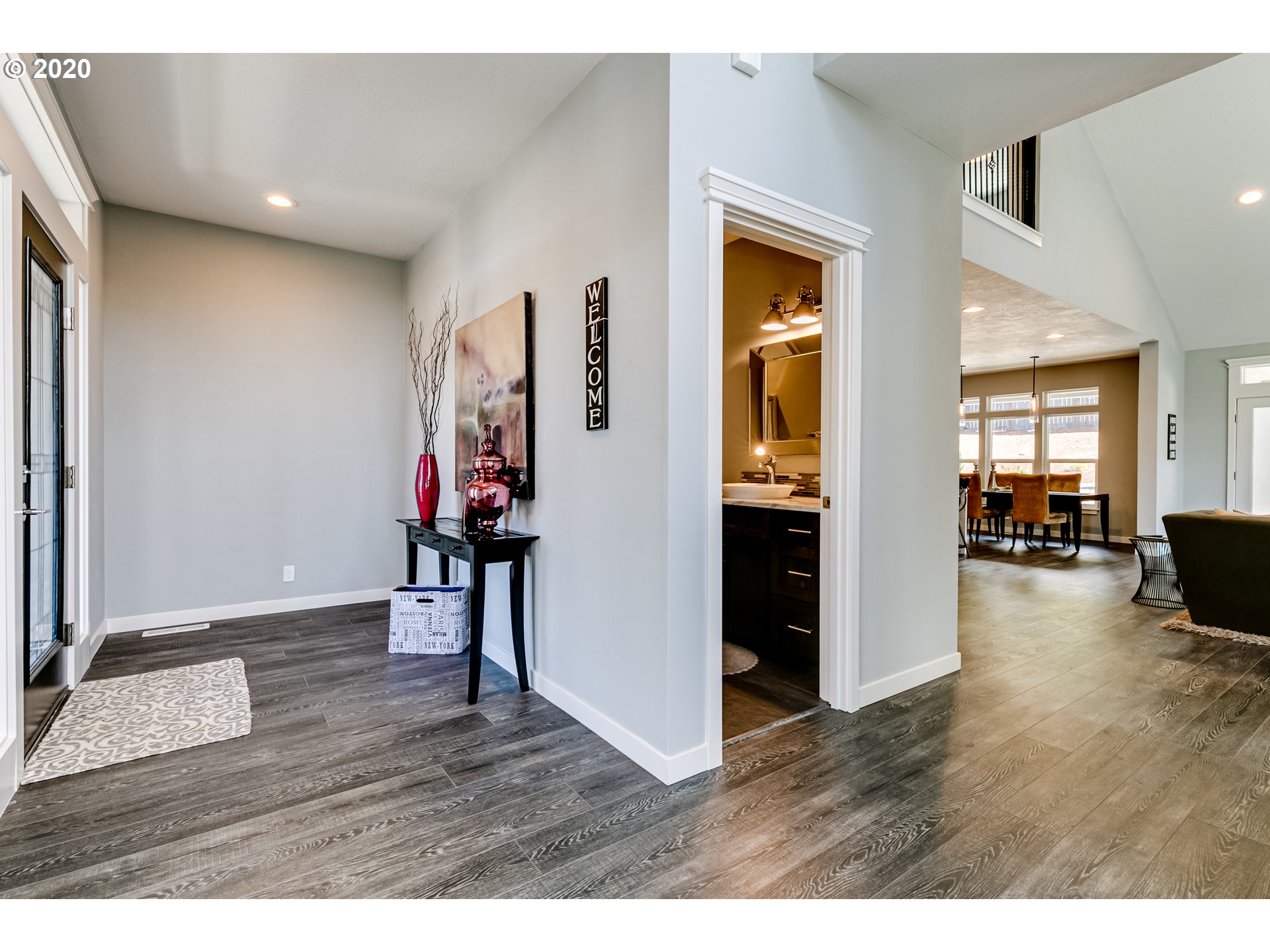 3655 Snowberry Road Eugene, OR 97403 - Photo 4 of 32 Entrance/Foyer