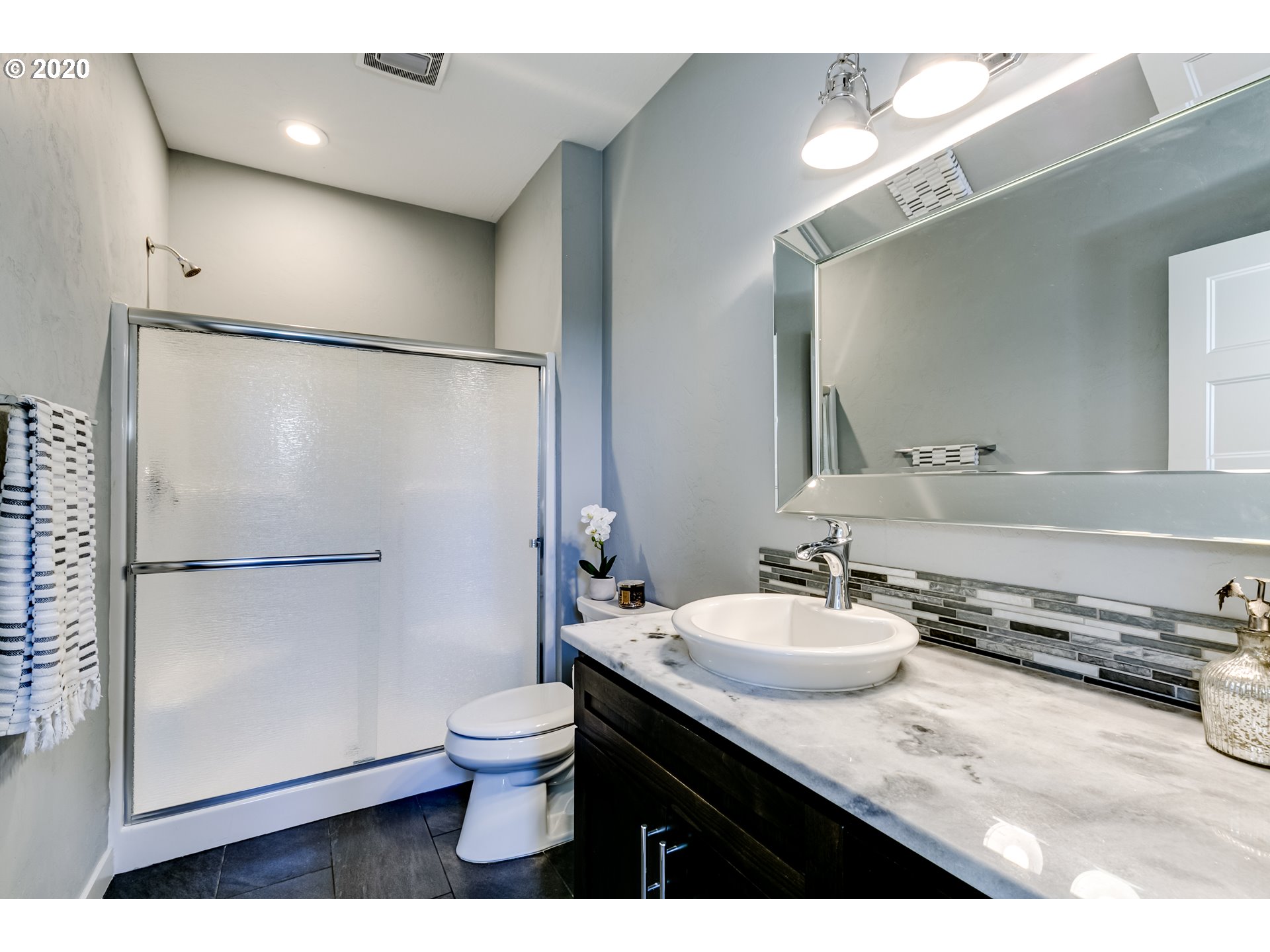 3655 Snowberry Road Eugene, OR 97403 - Photo 5 of 32 Bathroom