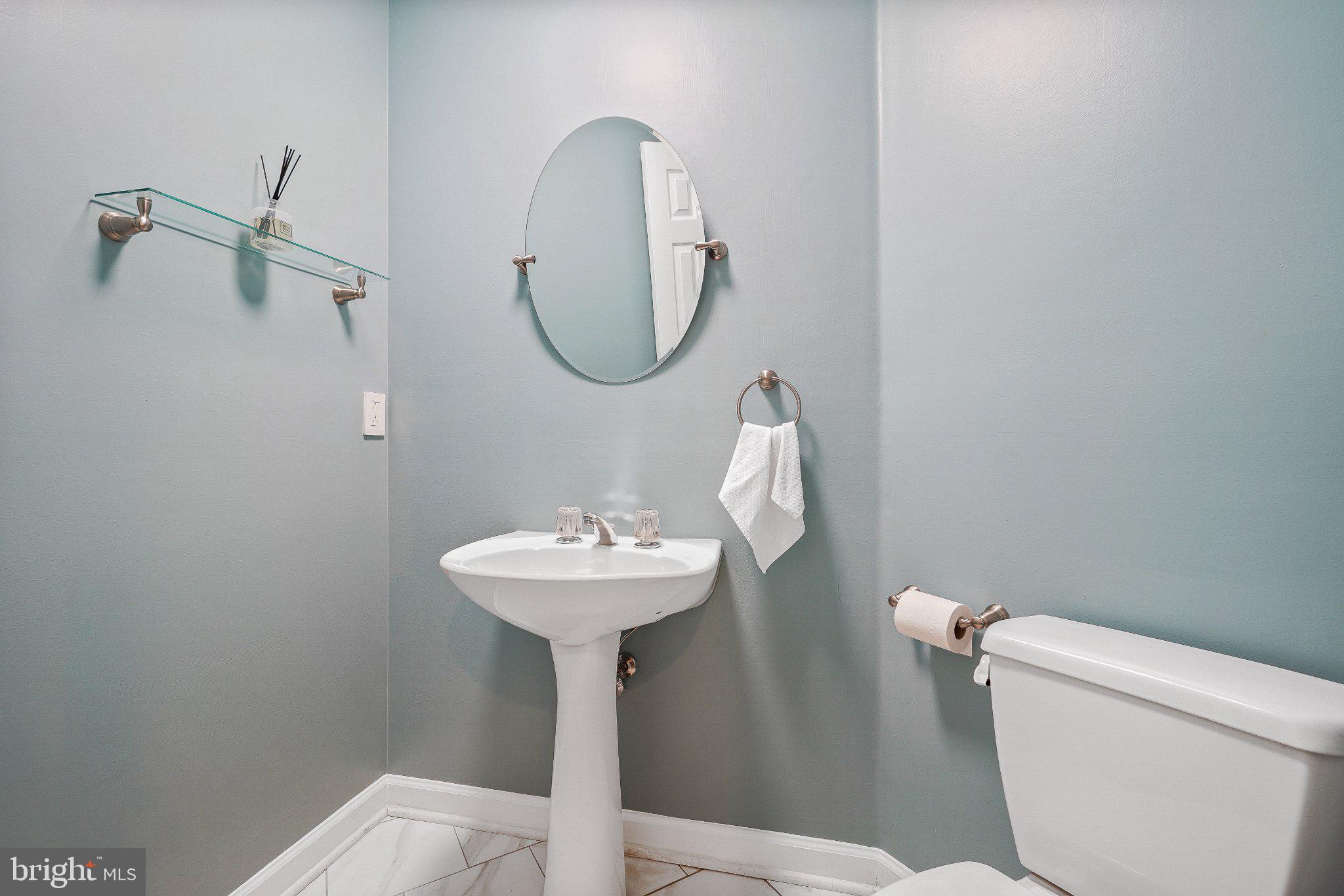 11405 Cedar Ridge Drive Potomac, MD 20854 - Photo 9 of 30 Gallery Image 9