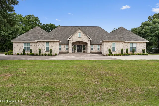 $925,000 | 7411 Woodland Drive, Pass Christian, MS 39571