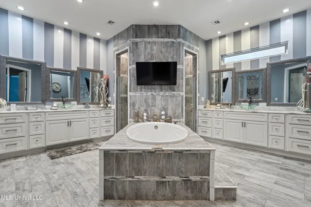 $925,000 | 7411 Woodland Drive, Pass Christian, MS 39571