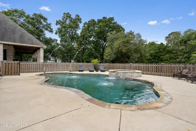 $925,000 | 7411 Woodland Drive, Pass Christian, MS 39571