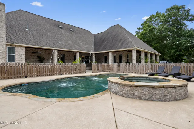 $925,000 | 7411 Woodland Drive, Pass Christian, MS 39571