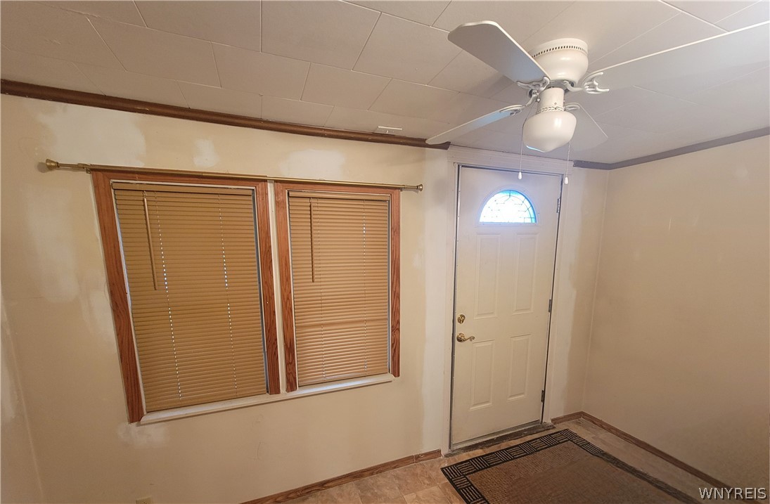 5074 Lower Mountain Road Lockport, NY 14094 - Photo 9 of 29