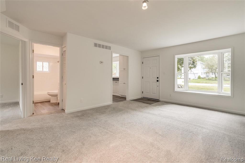 1928 Tamm Avenue Rochester Hills, MI 48309 - Photo 6 of 41