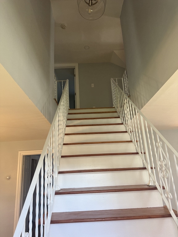 148 Russells Mills Road Dartmouth, MA 02748 - Photo 15 of 23