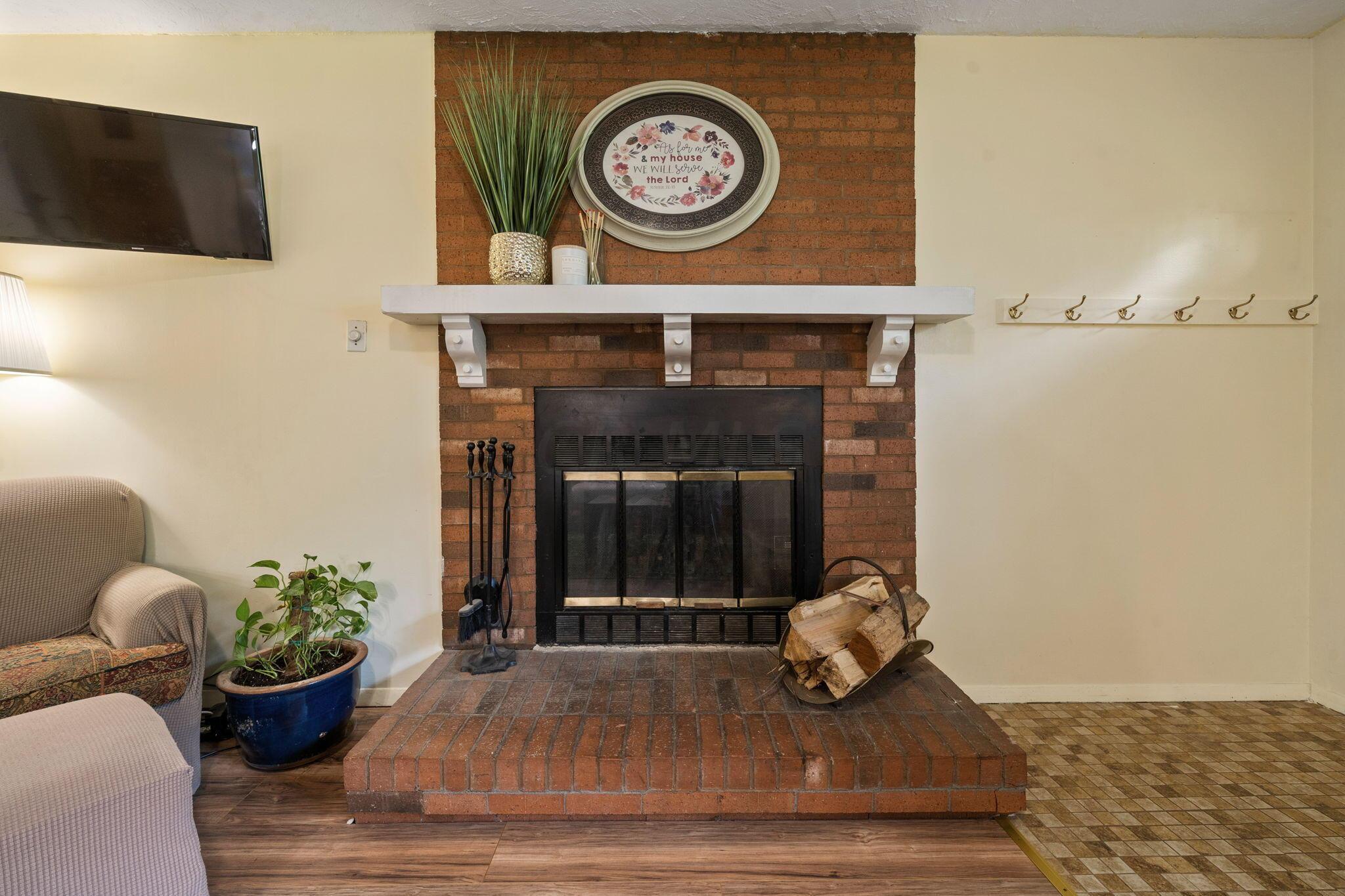 1634 Case Road Columbus, OH 43224 - Photo 5 of 40 6-web-or-mls-DSC05683