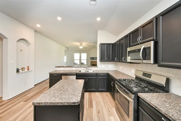 $2,200 | 20043 Poppy Hills Lane, Cleveland, TX 77327
