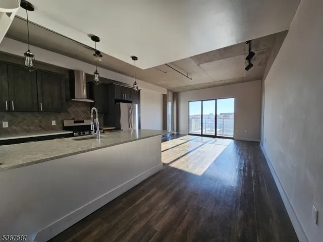 $2,600 | 58 Elm Street, Unit 501, Newark, NJ 07105