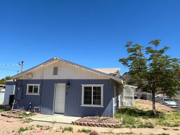 $1,700 | 10025 North 14th Street, Phoenix, AZ 85020