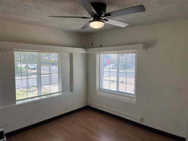 $1,700 | 10025 North 14th Street, Phoenix, AZ 85020