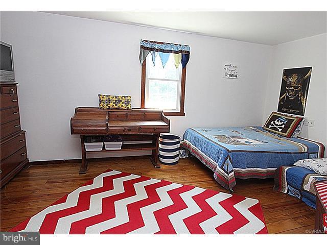 18248 Teman Road Beaverdam, VA 23015 - Photo 14 of 22 Bedroom