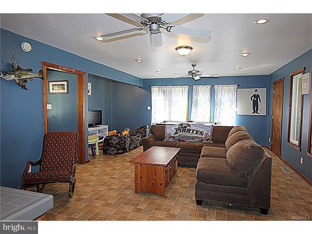 18248 Teman Road Beaverdam, VA 23015 - Photo 9 of 22 Half bath and wet bar! Locking storage room also!