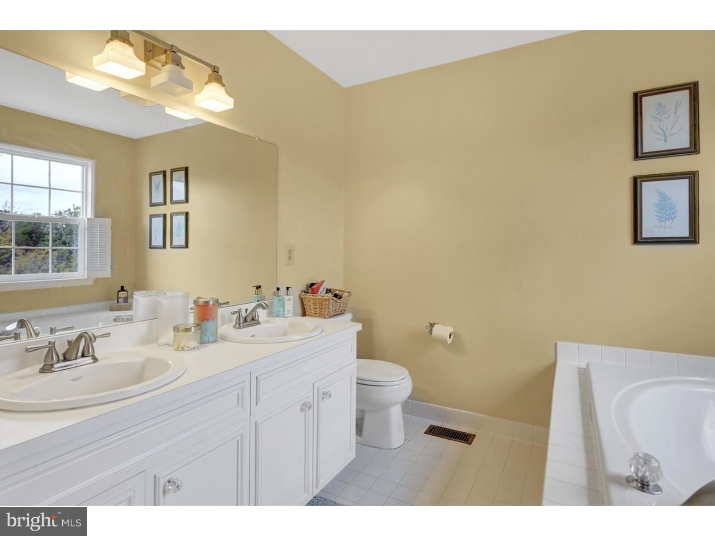 940 Hamilton Road Collegeville, PA 19426 - Photo 15 of 20 Master Bathroom
