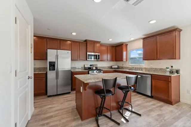 $499,990 | 802 Riesling Lane, Coalinga, CA 93210