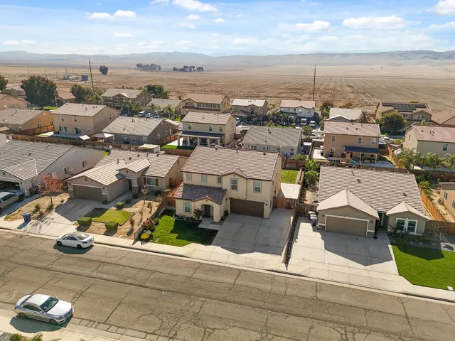 $499,990 | 802 Riesling Lane, Coalinga, CA 93210