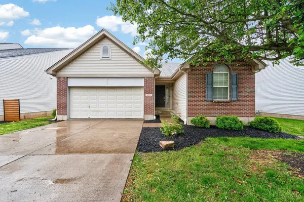 $307,500 | 325 Easton Manor Drive, Monroe, OH 45050