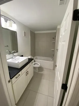 $1,500 | 5475 Vineland Road, Unit 8311, Orlando, FL 32811