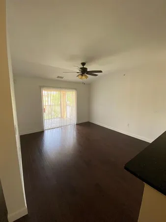 $1,500 | 5475 Vineland Road, Unit 8311, Orlando, FL 32811
