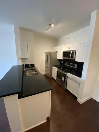 $1,500 | 5475 Vineland Road, Unit 8311, Orlando, FL 32811
