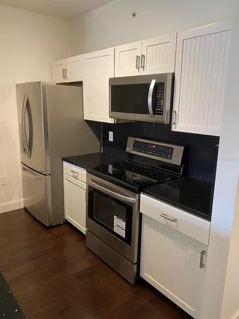 $1,500 | 5475 Vineland Road, Unit 8311, Orlando, FL 32811