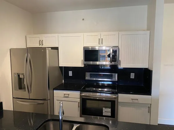 $1,500 | 5475 Vineland Road, Unit 8311, Orlando, FL 32811