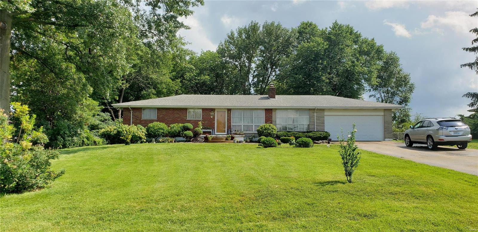 590 Magoffin Road St. Louis, MO 63129 - Photo 1 of 44 Gallery Image 1