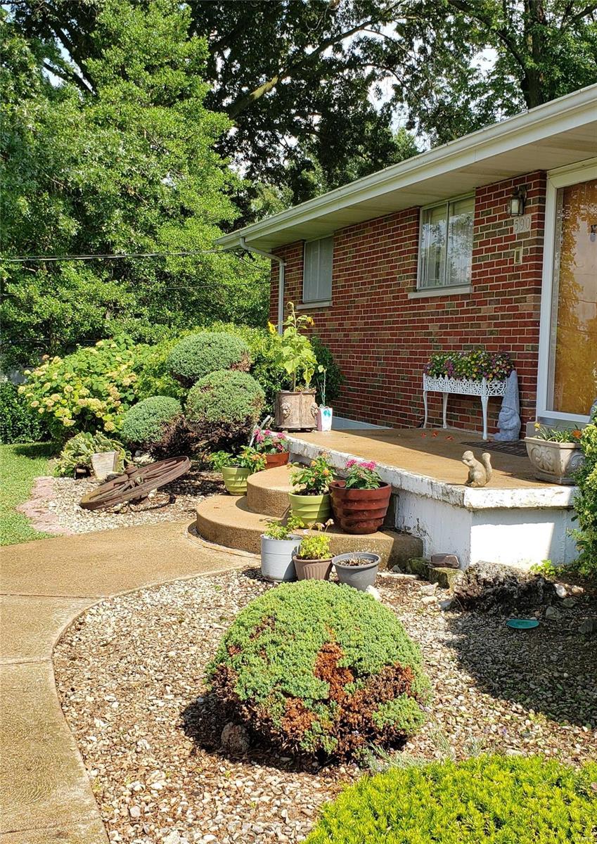 590 Magoffin Road St. Louis, MO 63129 - Photo 2 of 44 Gallery Image 2