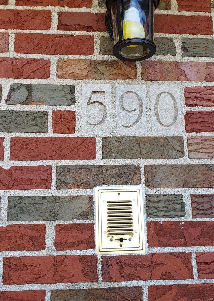 590 Magoffin Road St. Louis, MO 63129 - Photo 3 of 44 Gallery Image 3