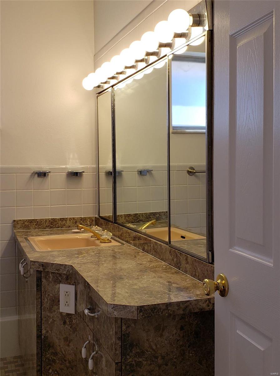 590 Magoffin Road St. Louis, MO 63129 - Photo 34 of 44 Gallery Image 34