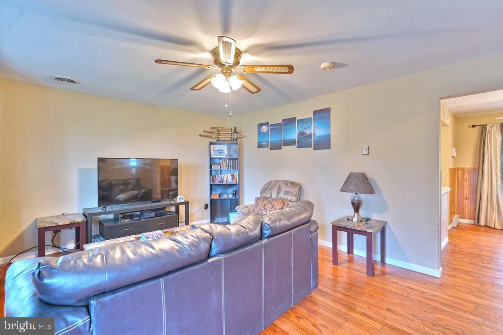 3235 Center Road Northampton, PA 18067 - Photo 3 of 20 Gallery Image 3