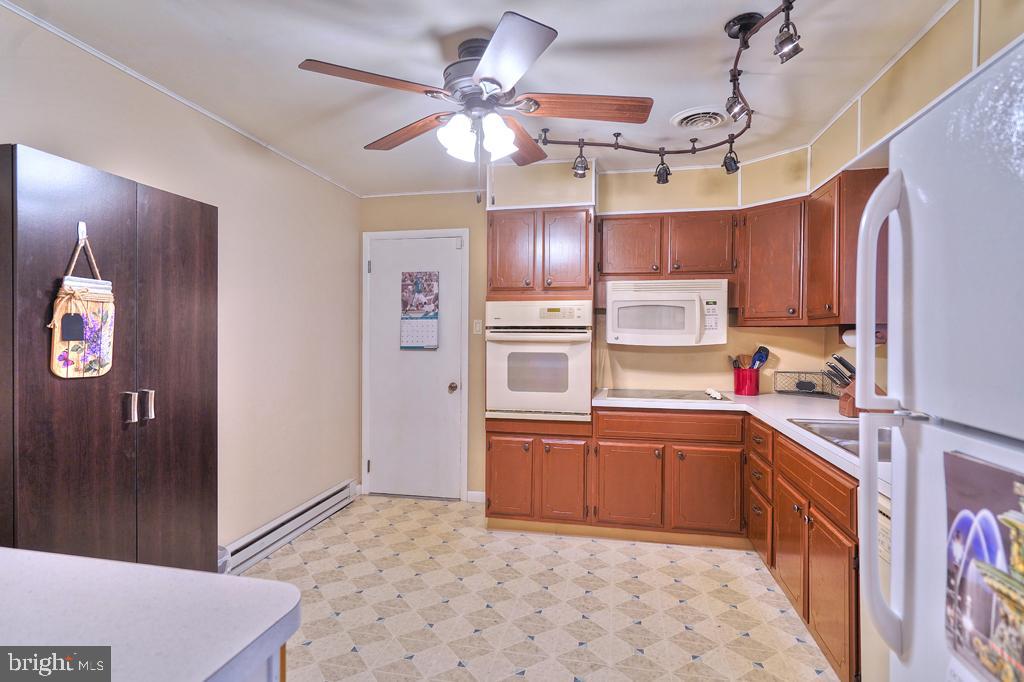 3235 Center Road Northampton, PA 18067 - Photo 6 of 20 Gallery Image 6