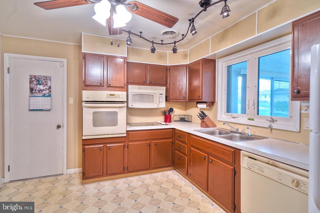 3235 Center Road Northampton, PA 18067 - Photo 7 of 20 Gallery Image 7