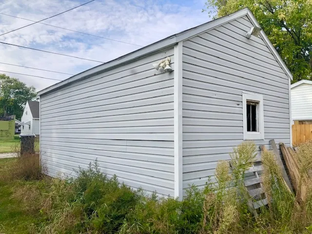 $49,900 | 1005 8th Avenue, Sterling, IL 61081