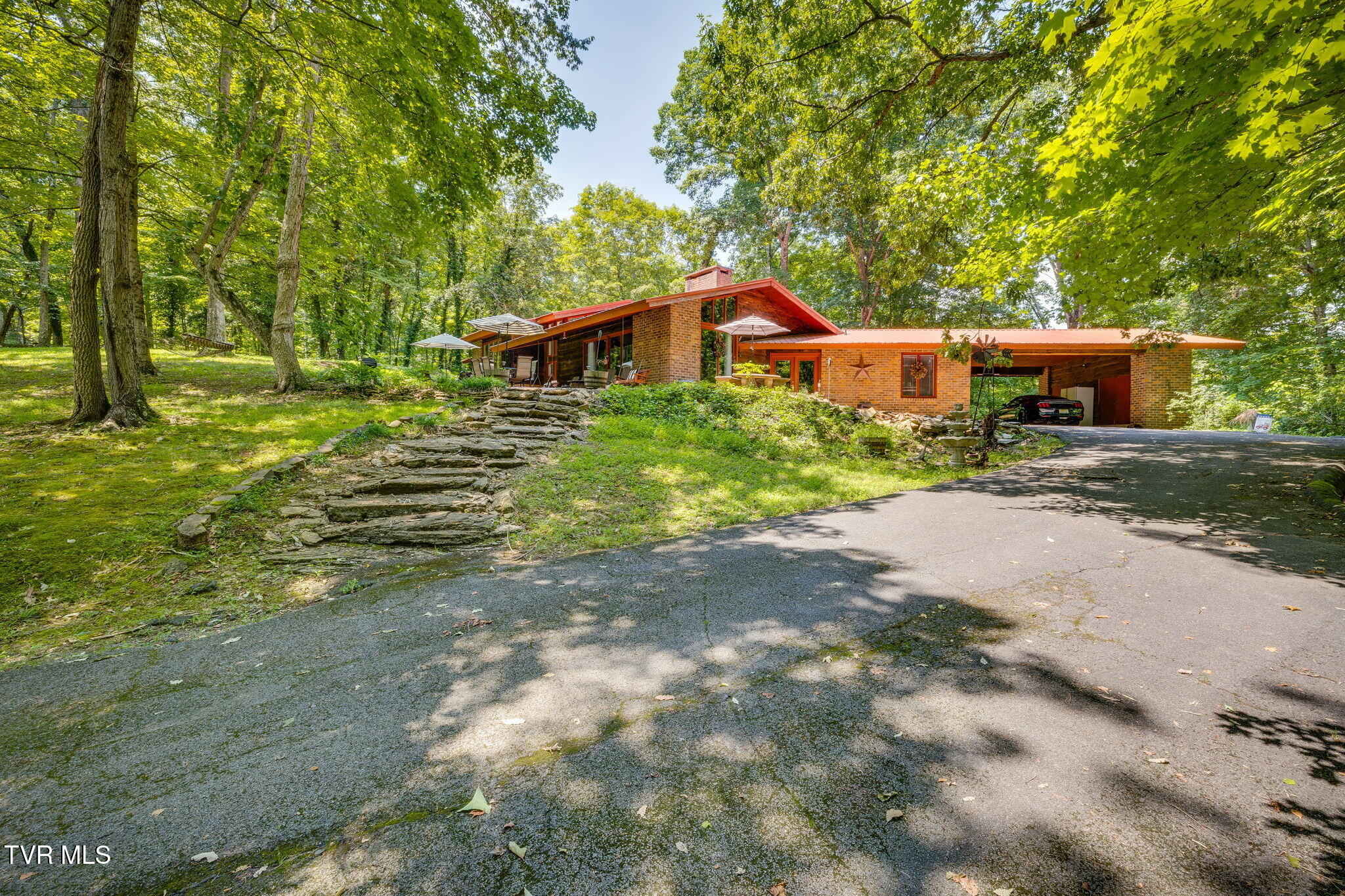 1236 Goshen Valley Road Church Hill, TN 37642 - Photo 4 of 47 003