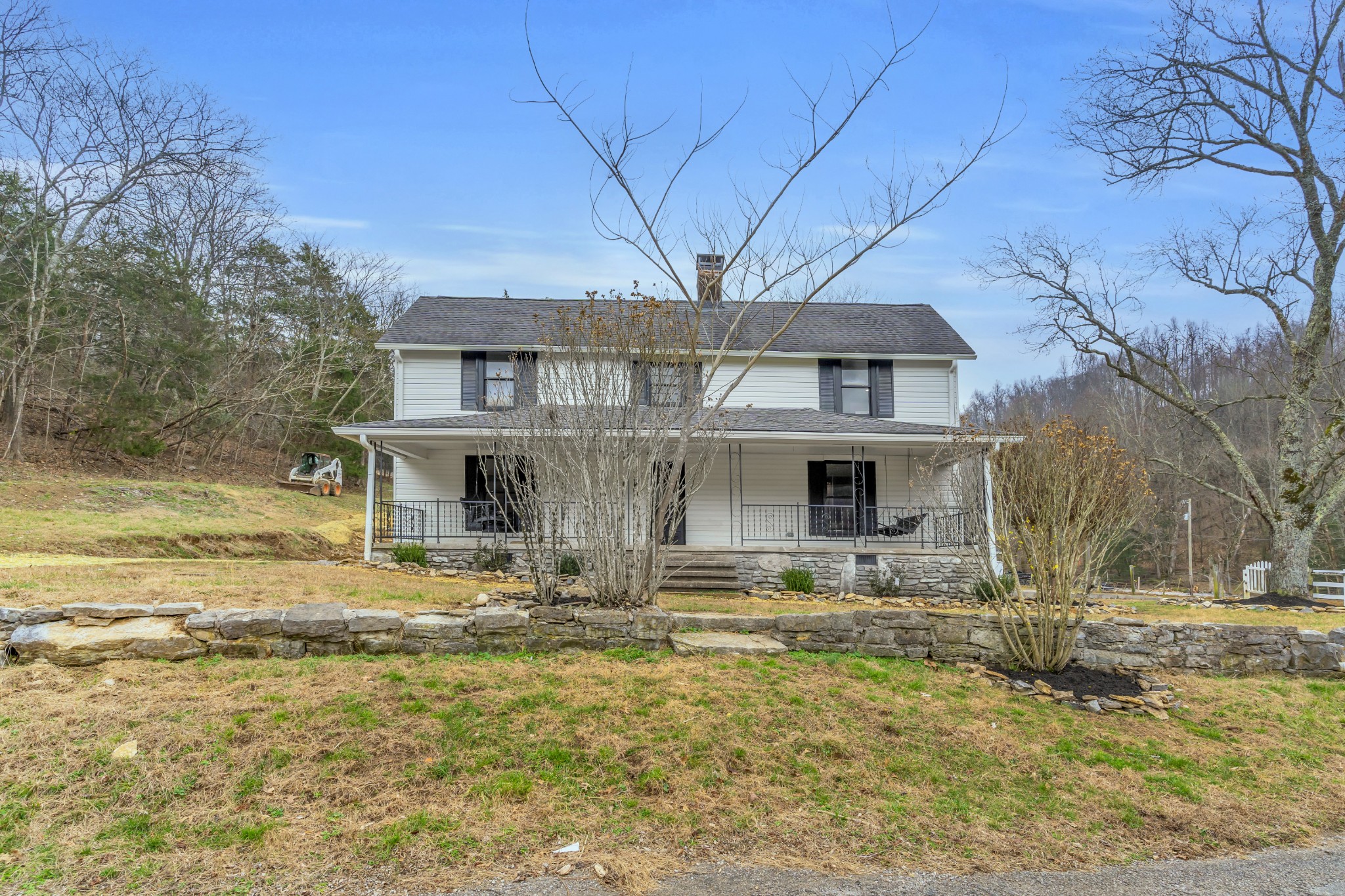 3039 Pigg Hollow Road Petersburg, TN 37144 - Photo 14 of 38 a front view of a house with a yard