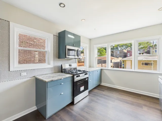 $289,900 | 5333 West Quincy Street, Chicago, IL 60644